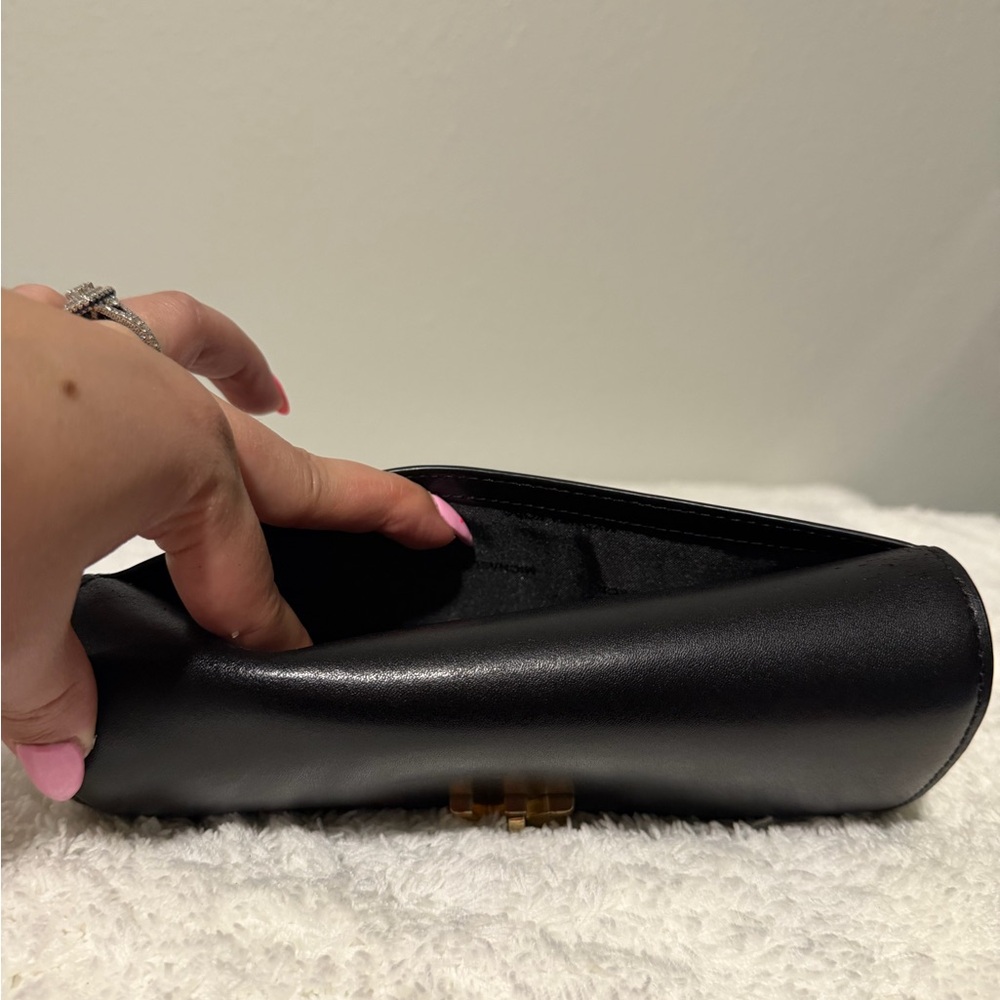 SOLD❣️ Michael Kors Black Leather Wallet with Gold Logo - Picture 12 of 13